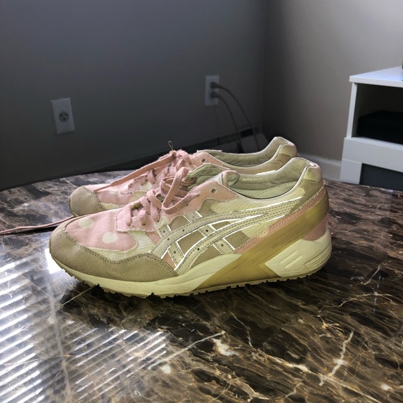 Asics Pink-white sneakers - Picture 2 of 4